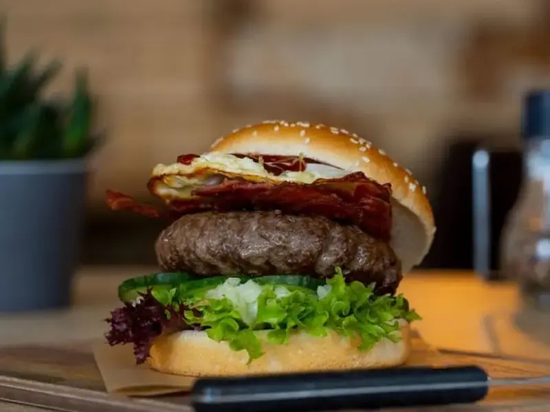 Baue Deinen eigenen Burger + Pommes